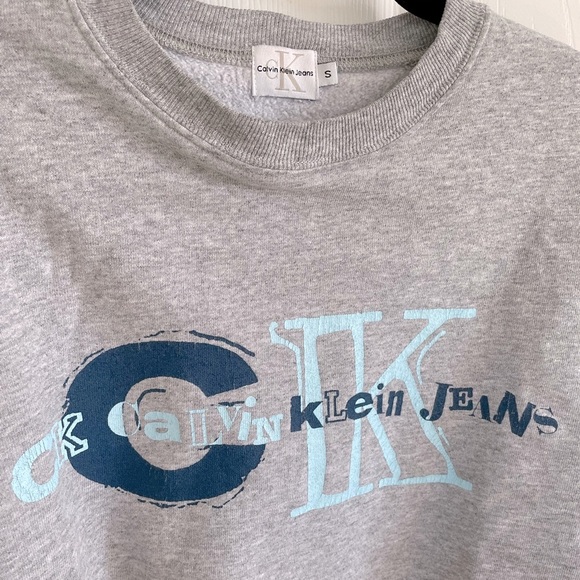 Authentic 2000s Calvin Klein Sweatshirt - Picture 2 of 3